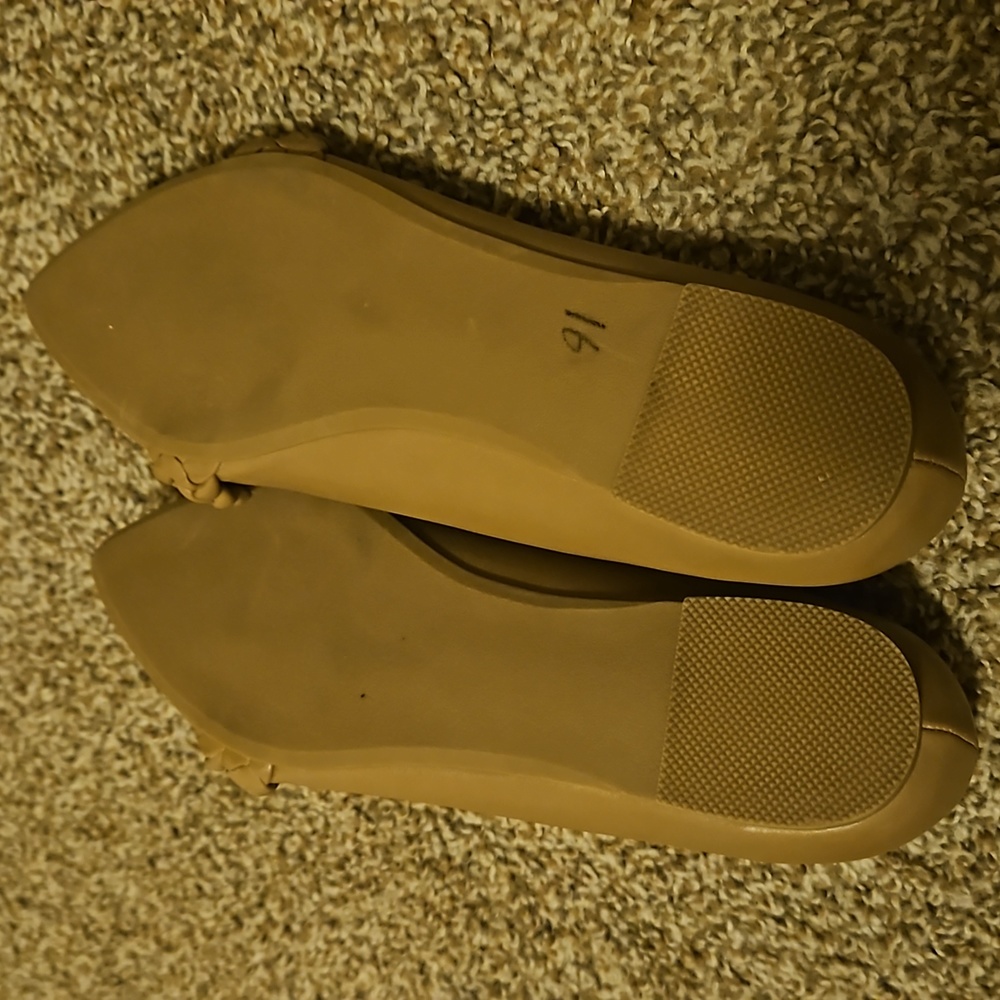 Shoes - Picture 4 of 4